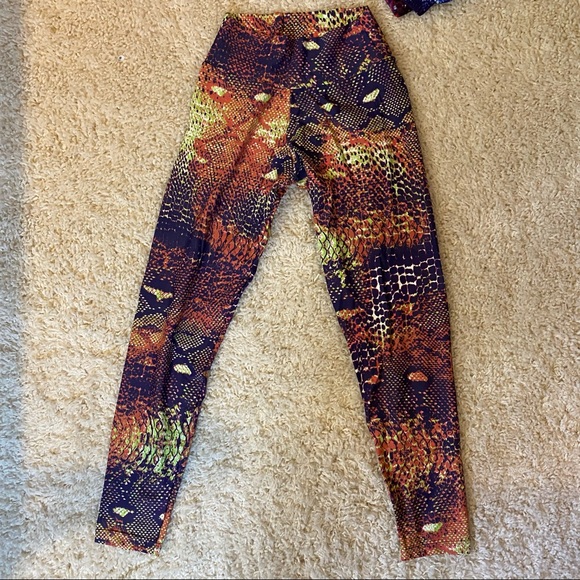 Patterned legging bundle! - Picture 7 of 14